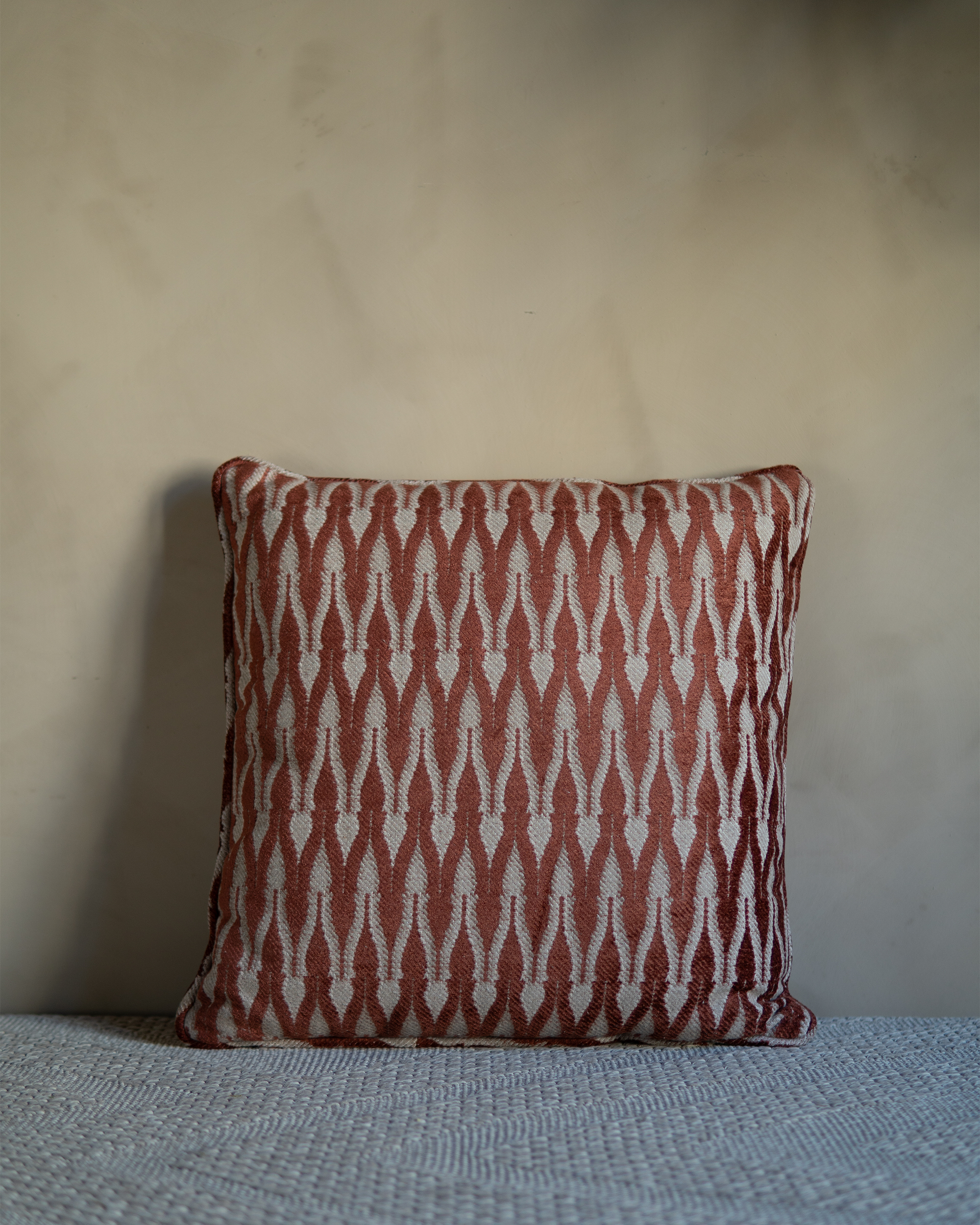 etesia cushion cover, front view