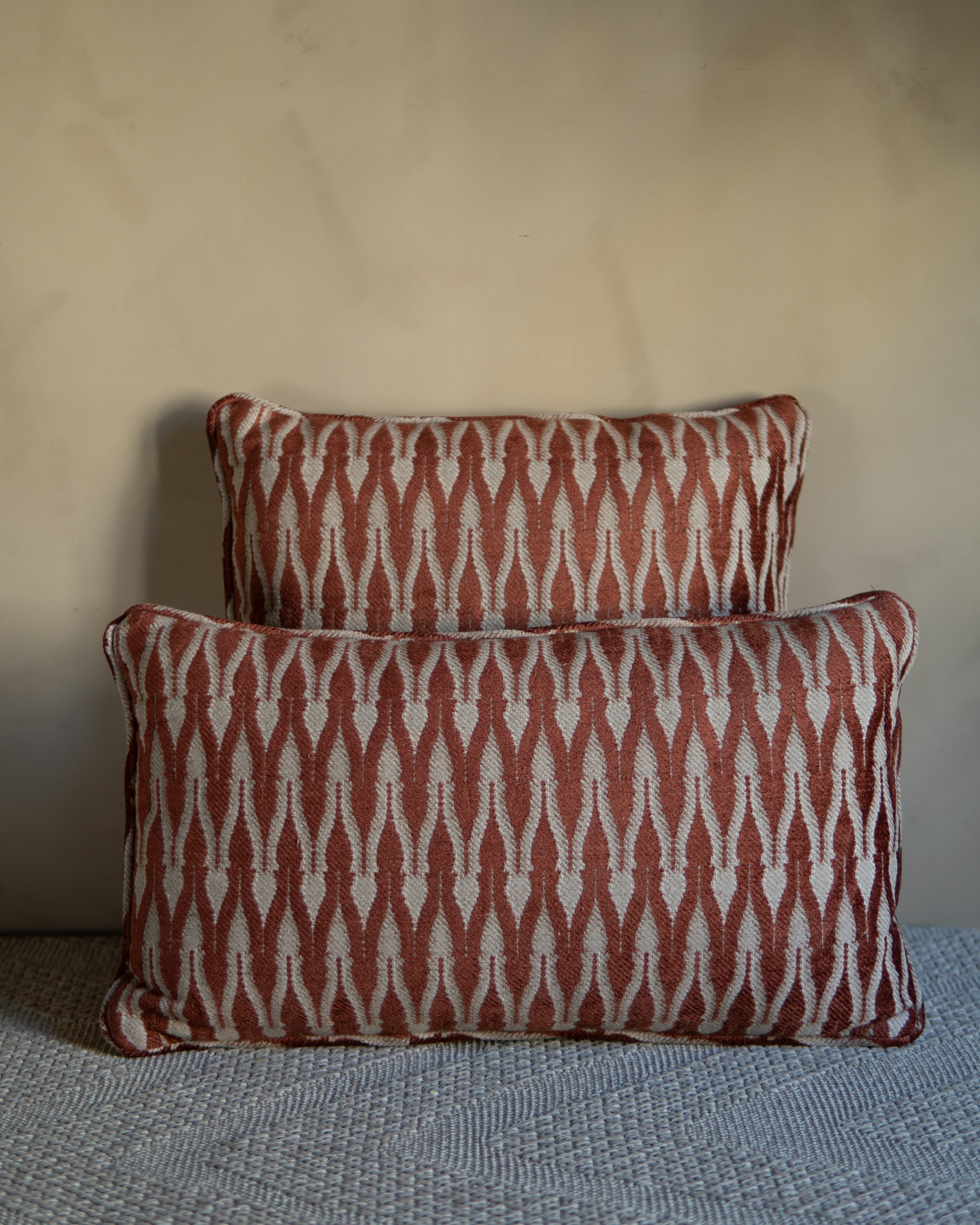 etesia cushion cover shown in two size variants