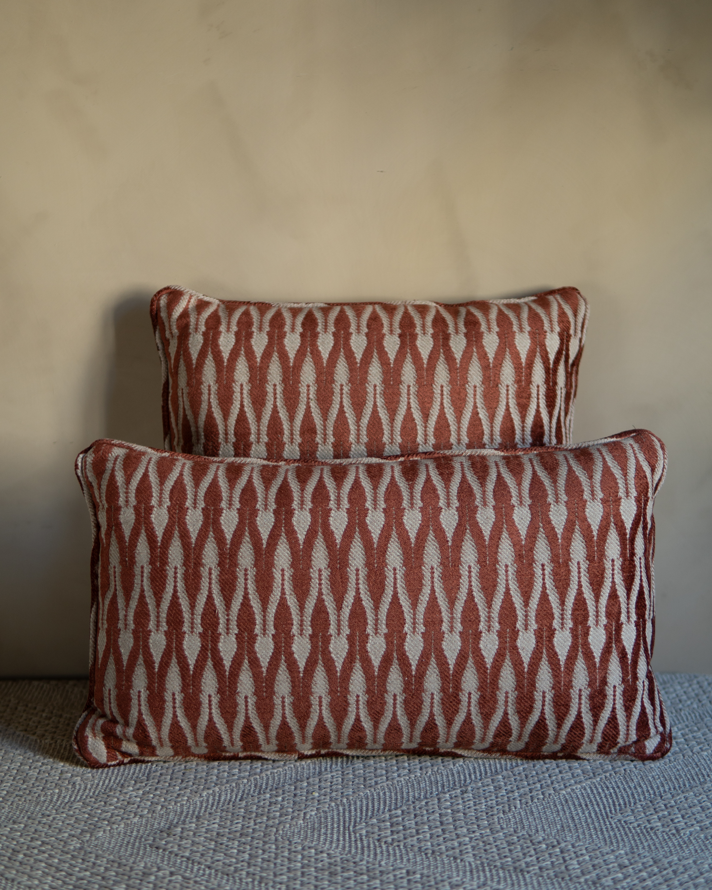 etesia cushion cover shown in two size variants